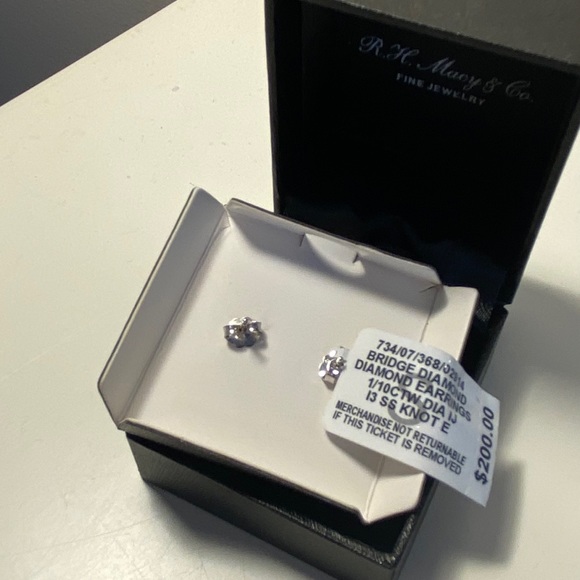 NWT Love Knot Earrings. 1/10CT Diamond - Picture 3 of 5